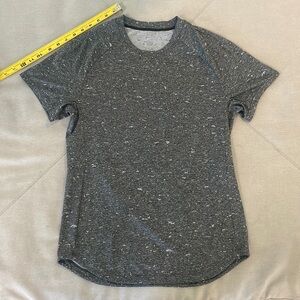 Lululemon short sleeve shirt